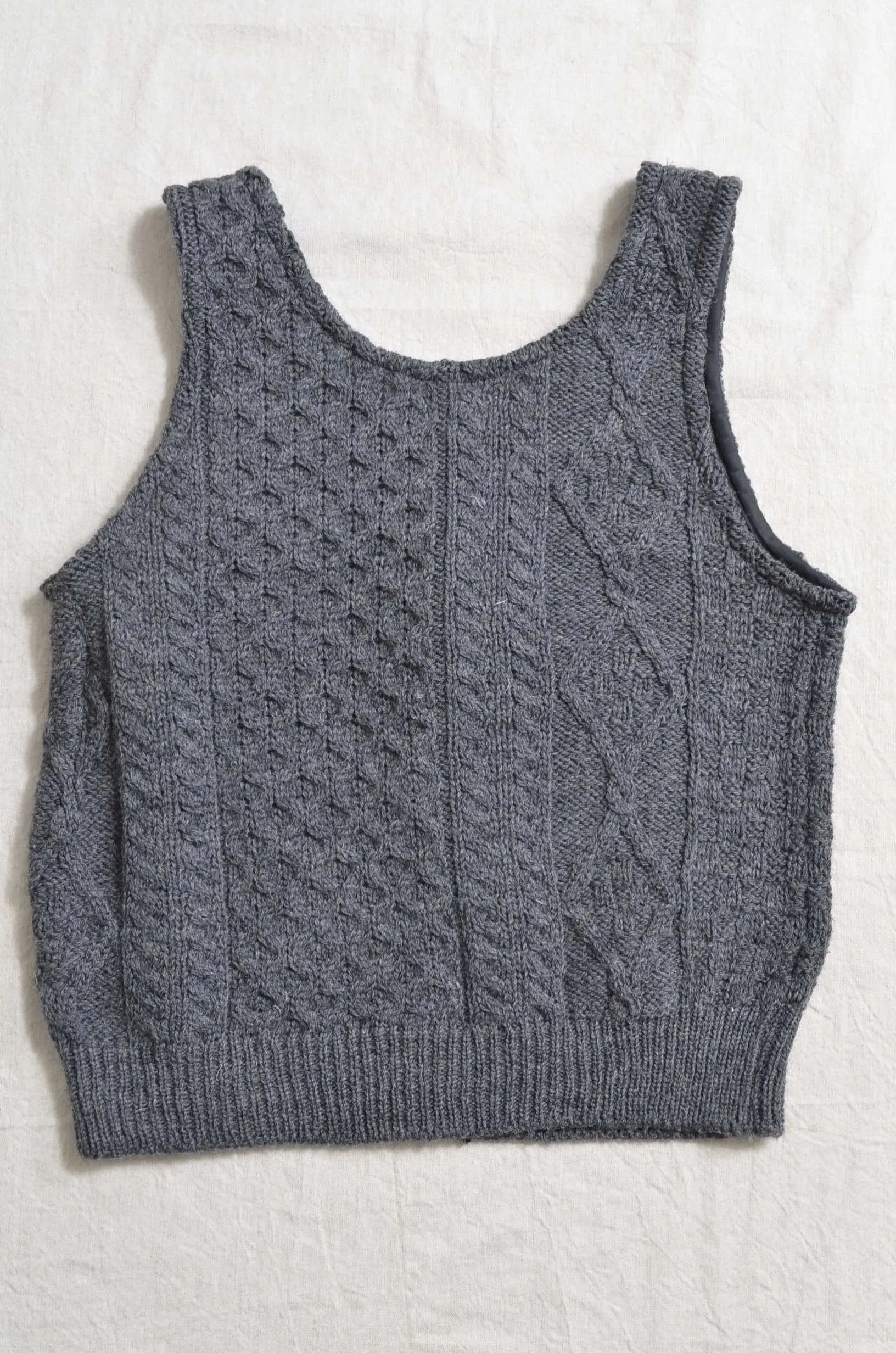 KNIT BIJOUX TANK-TOP/GRY